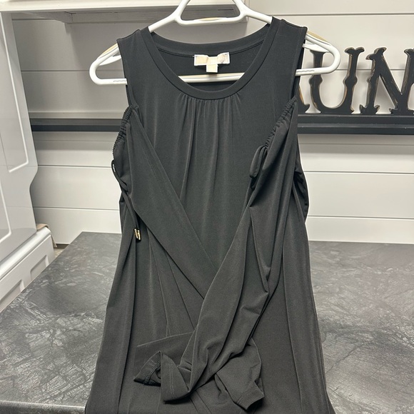 MICHAEL Michael Kors Dresses & Skirts - Black polyester peekaboo shoulder dress-flowy and comfortable! Like new.